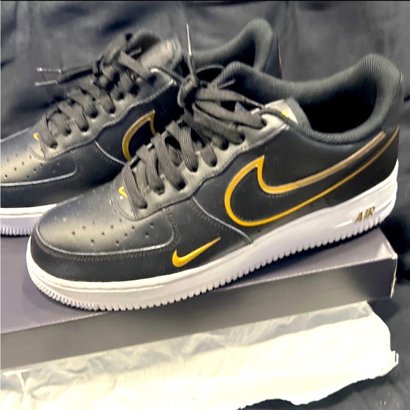 Size 9 - Picture 4 of 5